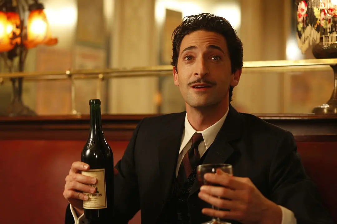 Midnight in Paris : Un Voyage Magique dans le Temps