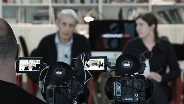 Interview being filmed in "Depuis Mediapart".